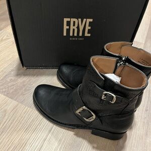 Frye Short Moto Boots (Model:Vicki,  Size: 7) New in Box